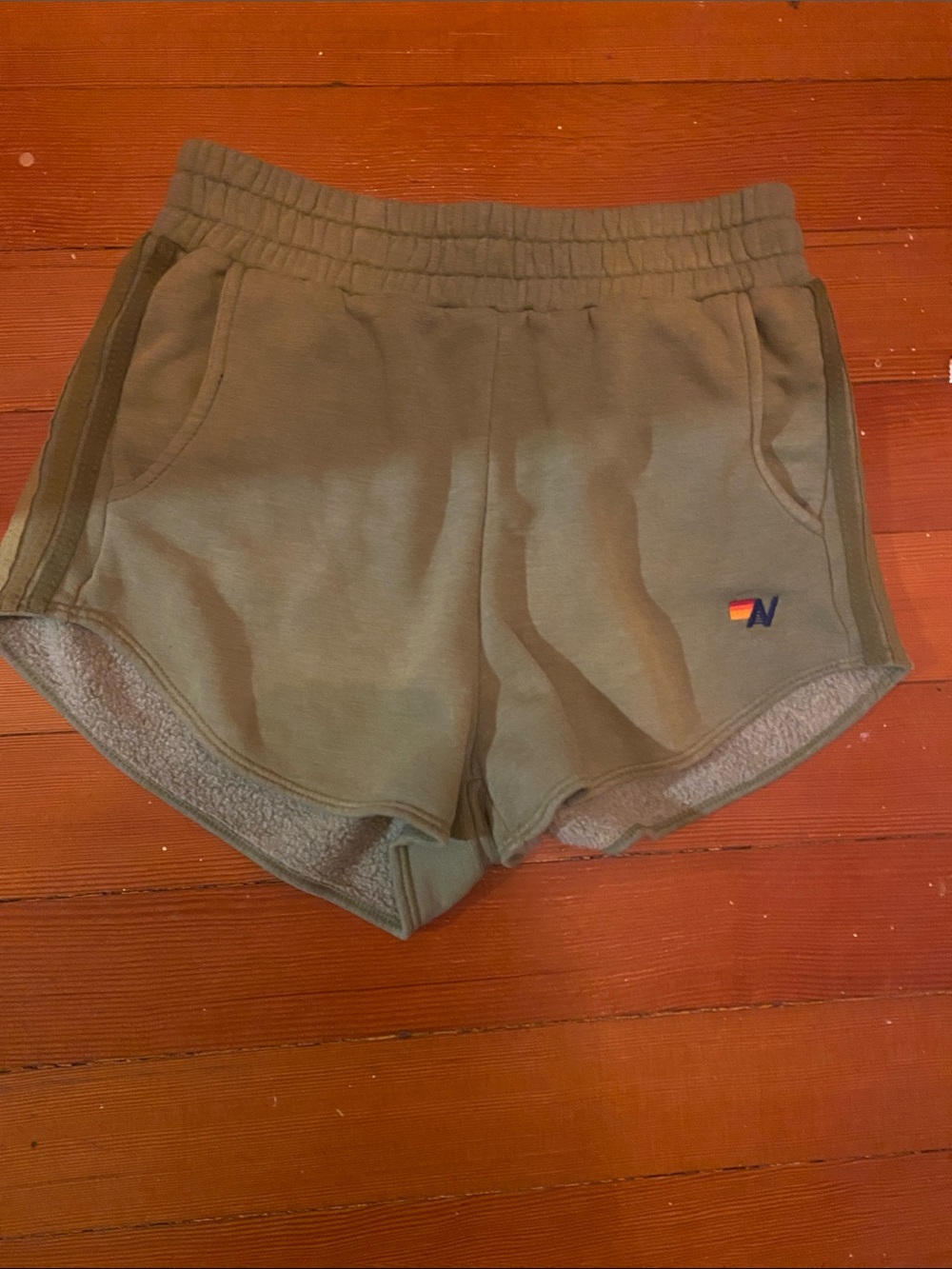 NWOT 5 Stripe Pocket Club Shorts-Faded Army . Size Small